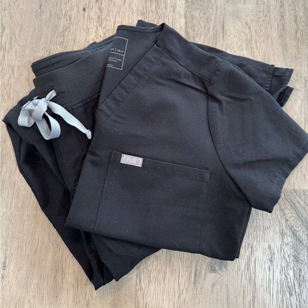 Figs Scrub Set